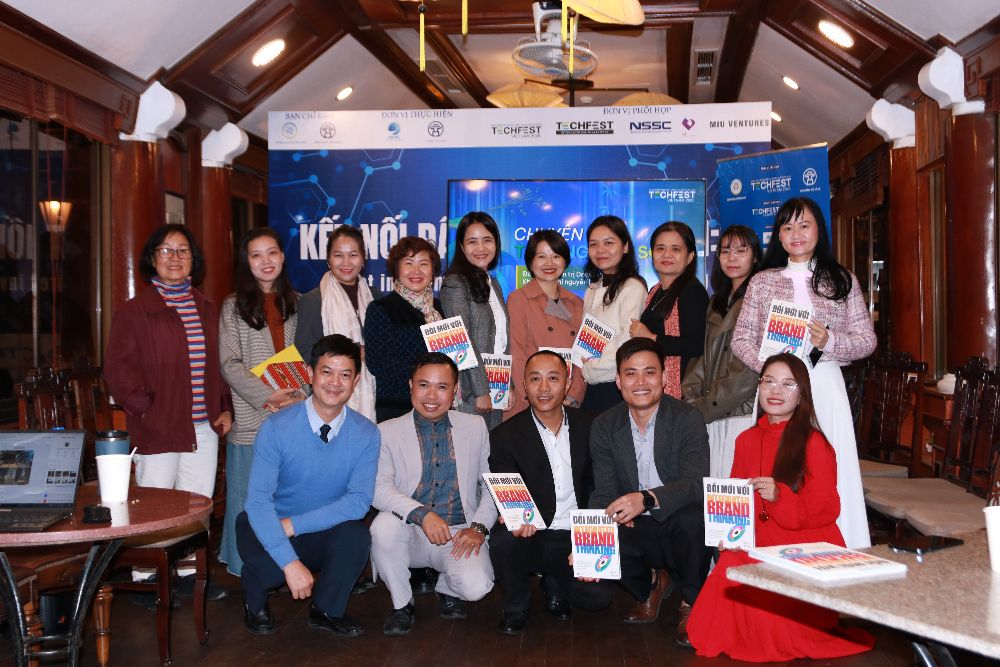 TOẠ ĐÀM: XÂY DỰNG THƯƠNG HIỆU & XỬ LÝ KHỦNG HOẢNG TRUYỀN THÔNG TRONG KỶ NGUYÊN SỐ